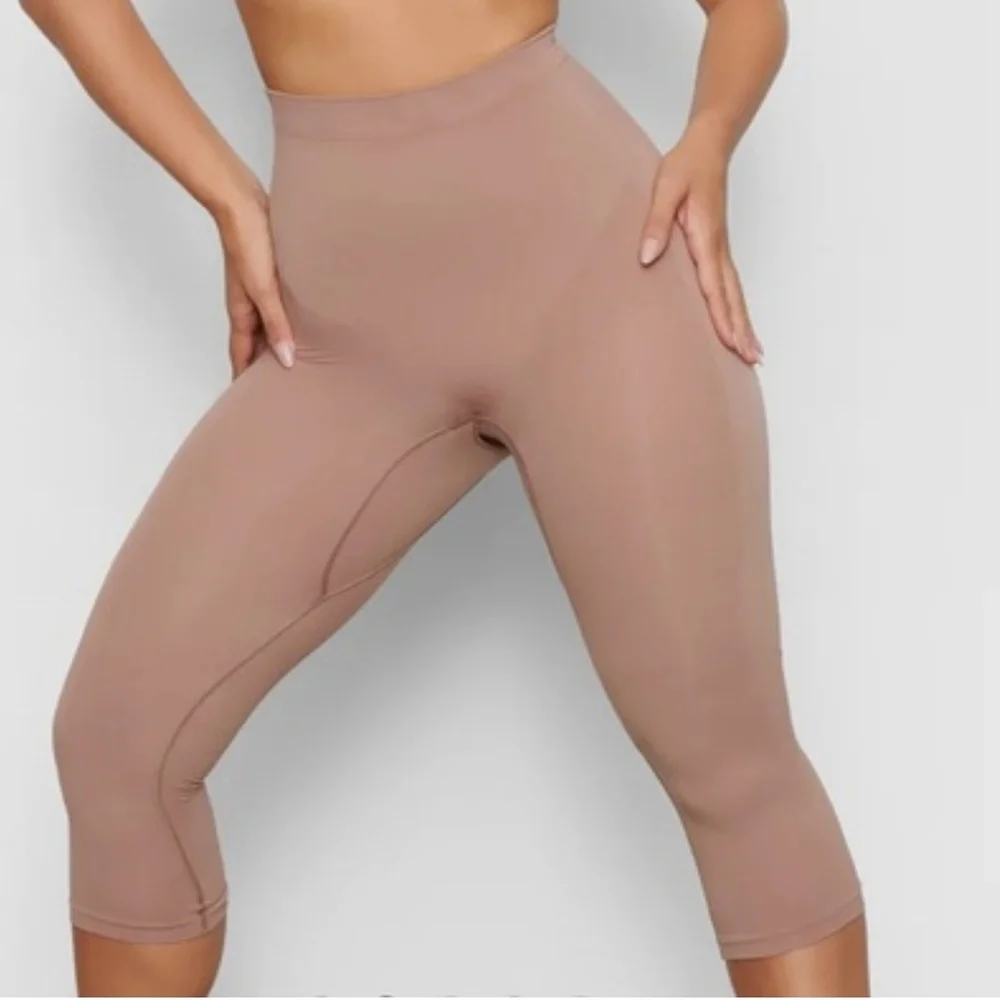 SKIMS Tan Shapewear Leggings Strong Support New Size M - Picture 1 of 14